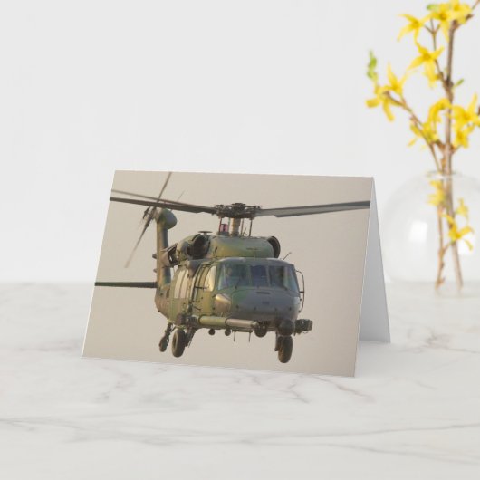 HH-60Gはタカのヘリコプターの挨拶状を舗装します カード (黄色い花)
