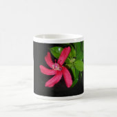 hibiscus à fleurs rouges コーヒーマグカップ (中央)