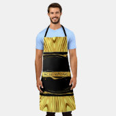 High-Contrast Opulence: Achempong Black Gold Chef  エプロン (着用した状態)