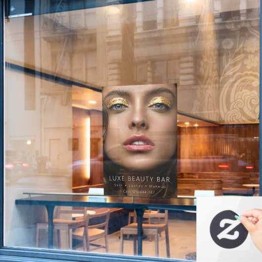 High-End Beauty Studio Poster Gold Makeup Aestheti ウィンドウサイン (カフェ窓)