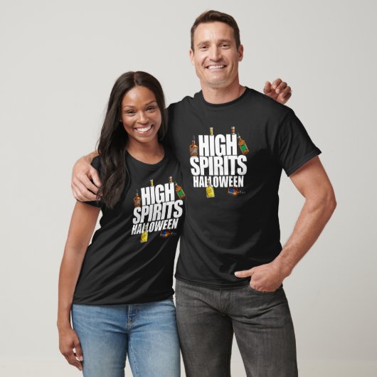 High Spirits Halloween Fun Drinking Liquor Bottles Tシャツ (ユニセックス)