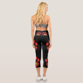 High-Waisted Capri Leggings – Red Pawprint & Bone カプリレギンス (裏面)
