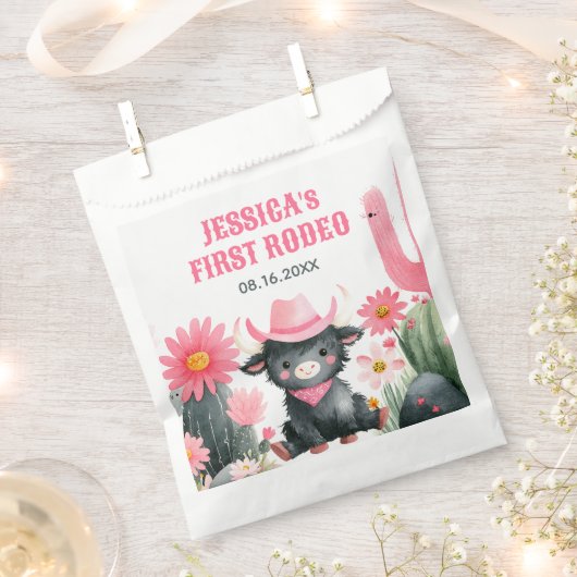 Highland Cow First Rodeo Country Kids' Birthday  フェイバーバッグ (クリップ留めされた状態)