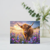 Highland Cow in a field of colorful flowers ポストカード (スタンド正面)