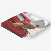 Highland Cow In a Red Retro Pickup Truck ペーパープレート (傾斜あり)