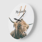 Highland cow portrait custom name initial monogram ラージ壁時計 (傾斜)