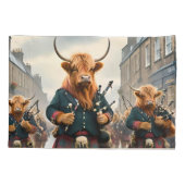 Highland Harmony:  Bagpipe Highland Cow Band  枕カバー (裏面)