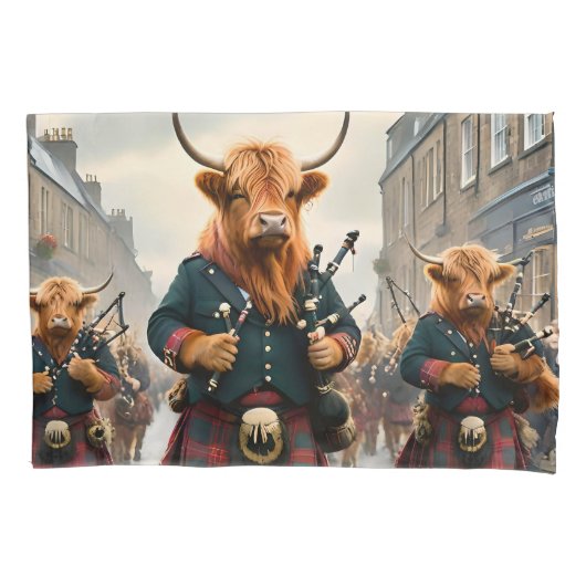 Highland Harmony:  Bagpipe Highland Cow Band  枕カバー (正面)