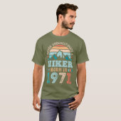 Hiker born in 1971 50th Birthday Hiking Retro Tシャツ (正面フル)