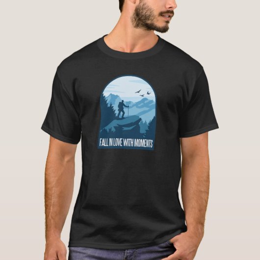 Hiking in Nature Tシャツ (正面)