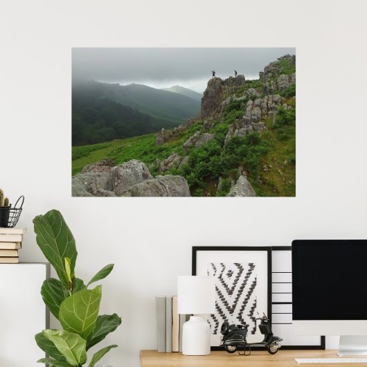 Hiking in the Pyrenees mountains ポスター (ホームオフィス)