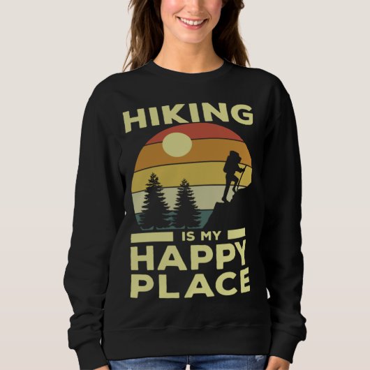 Hiking is My Happy Place Retro Sunset Mountain Cli スウェットシャツ (正面)