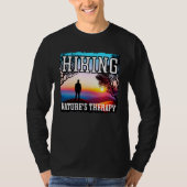 Hiking nature s therapy sunset hiking tシャツ (正面)