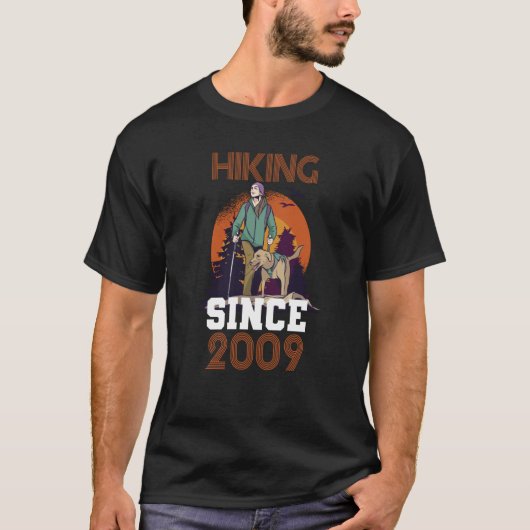 Hiking since 2009 tシャツ (正面)