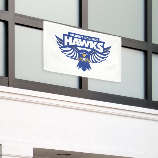 Hilbert College Hawks 横断幕 (ビルの外側)