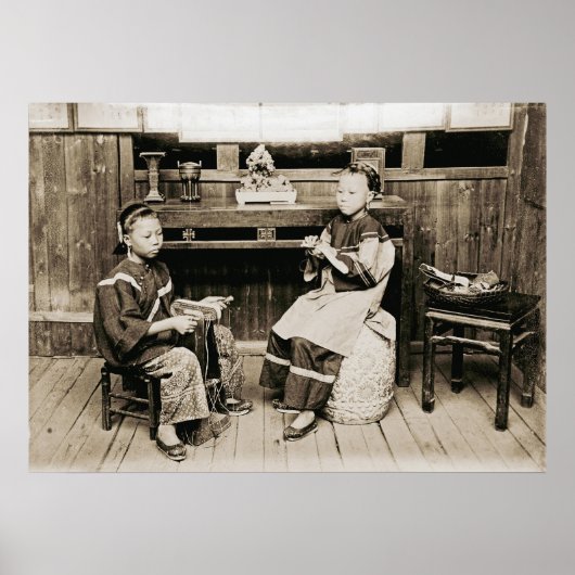 HINGWHA CITY中国1904 PHOTO Girls Making Shoes ポスター (正面)