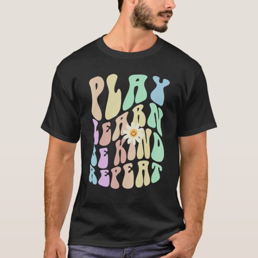 Hippie PLAY LEARN BE KIND REPEAT Retro Stop Bullyi Tシャツ (正面)