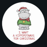 Hippotamus for Christmas – かわいいHippoデザイン ラウンドシール<br><div class="desc">この可愛いHippoデザインは、私がデジタルで着色した手描きのHippoイラストレーションに基づいている。このヒッポデザインは「クリスマスにヒッポタマスが欲しい」という作品を持っている。この可愛いデザインはヒッポスを愛する人に最適な贈り物だ。ヒッポはスカーフとクリスマスハットを身にまとっている。Hippo愛好家のための完璧な贈り物。</div>