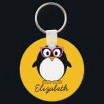 Hipster Penguin - Cute Cartoon Yellow Pink キーホルダー<br><div class="desc">A simple,  yet mod drawing of a penguin. If you need to make changes to the artwork,  click on the customize it button to move things around.</div>