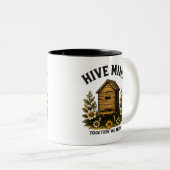Hive Mind | ビンテージ養蜂デザイン ツートーンマグカップ (正面右)