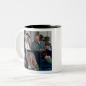 HM Queen Elizabeth IIとHLH Prince Charles 2014 ツートーンマグカップ (正面左)