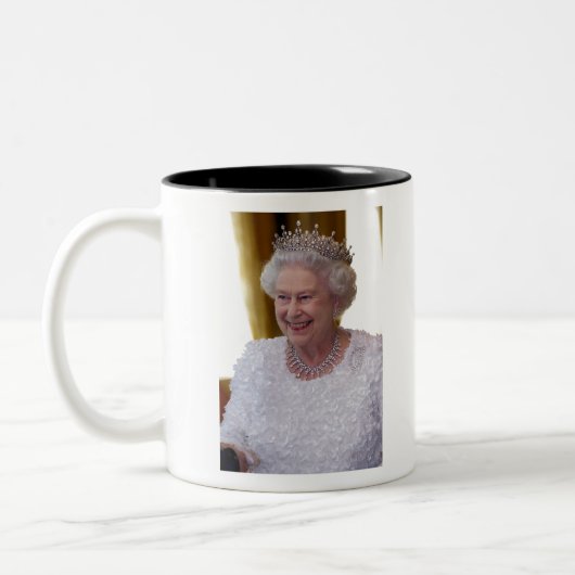 HM Queen Elizabeth II Dublin ツートーンマグカップ (左)