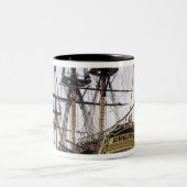 HMSの勝利 ツートーンマグカップ (中央)