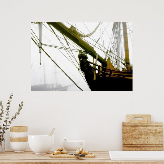 HMS Bounty Tall Ship Emerging from the Mist Poster ポスター (キッチン)