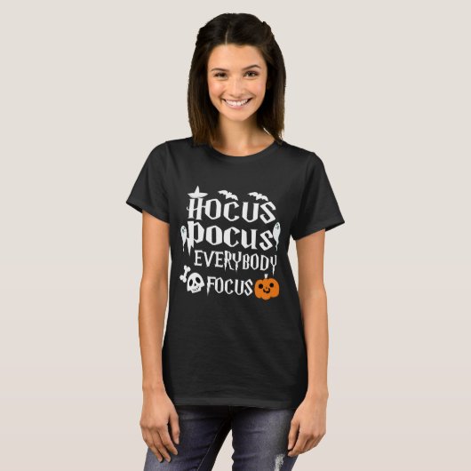 Hocus Pocus Everybody Focus Witch T-Shirt, Hocus Tシャツ (正面フル)