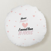 Hocus Pocus I need love to focus ラウンドクッション (裏面)