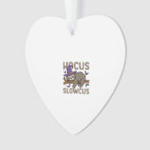 Hocus Slowcus Funny Halloween Sloth Classic T-Shir オーナメント (正面)