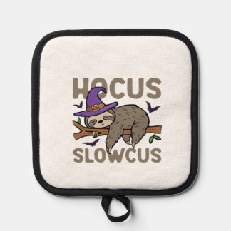 Hocus Slowcus Funny Halloween Sloth Classic T-Shir 鍋敷き