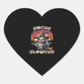 Hocus Slowcus Sloth loversハロウィーンの衣装ティーE ハートシール (正面)