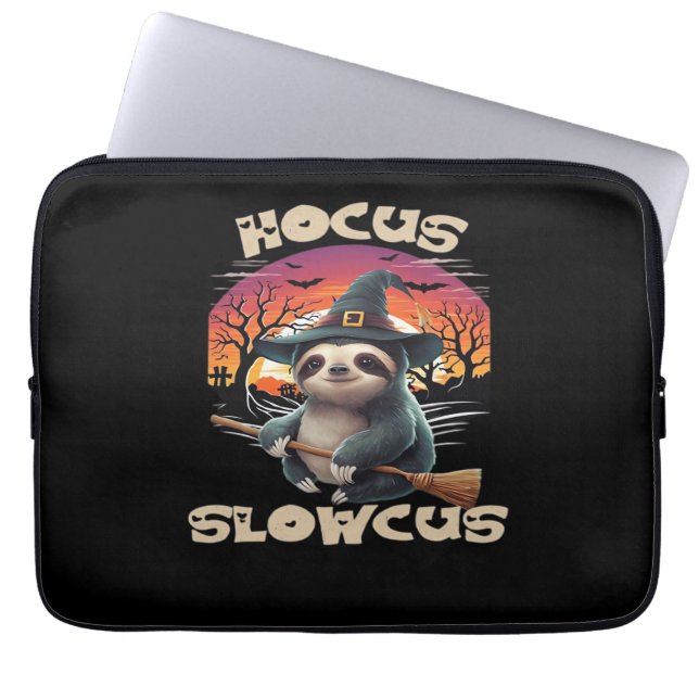 Hocus Slowcus Sloth loversハロウィーンの衣装ティーE ラップトップスリーブ (正面)