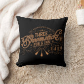 HOGSMEADE™ THE THREE BROOMSTICKS™ パブ&イン クッション (ブランケット)