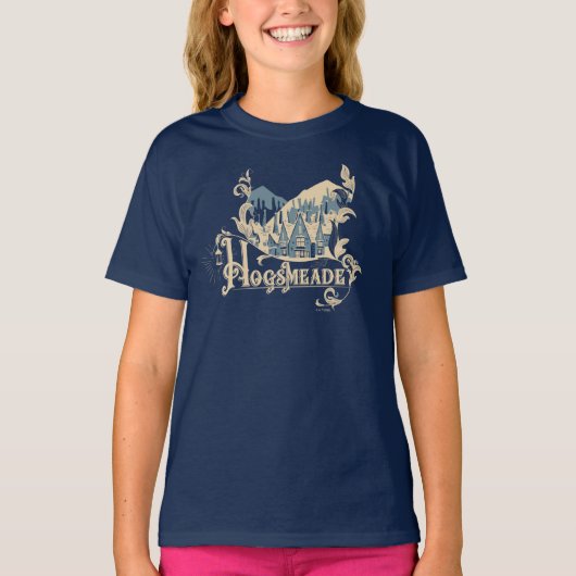 HOGSMEADE™ Vintage Village Graphic Tシャツ (正面)