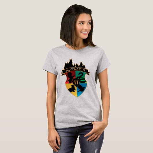 HOGWARTS™ キャスル・クレスト・ハウス・プライド・バッジ Tシャツ (正面フル)