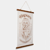 HOGWARTS™ School of Witchcraft and Wizardry Crest 吊り下げ型タペストリー (傾斜あり)