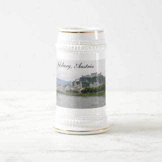 Hohensalzburgの城、ザルツブルク、オーストリアステイン ビールジョッキ
