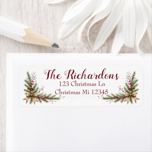 Holiday Address Label with Pine Branches and Bow ラベル (インサイチュ)