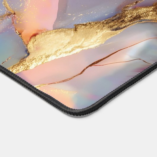 Holographic Marble Gold Abstract Art デスクマット (コーナー)