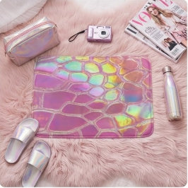 Holographic pink y2k aesthetic metallic cyber chic バスマット