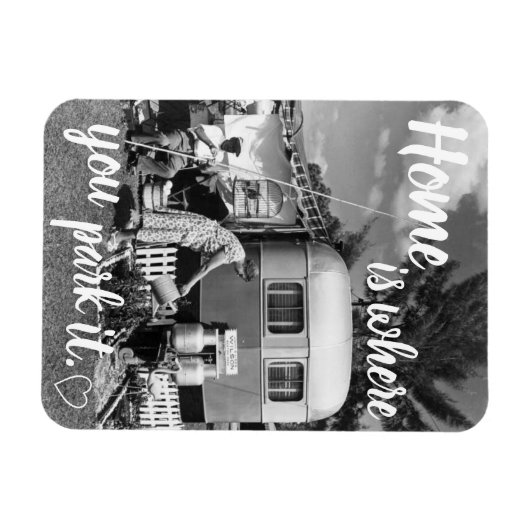 Homeは、Itヴィンテージ旅行トレーラーを駐車する場所 マグネット (横)