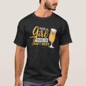 Home Brewing Girl Microbrewing House Brew Brewer C Tシャツ (正面)