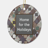 Home for the Holidays Patchwork Quilt Cozy セラミックオーナメント (左)