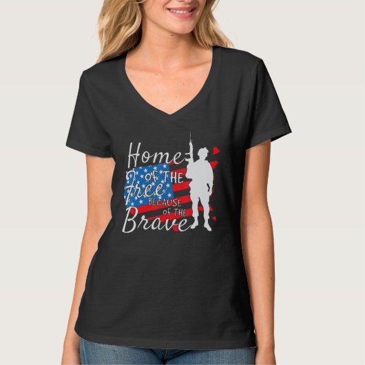 Home Of The Free Because Of The Brave July 4th Tシャツ (正面)