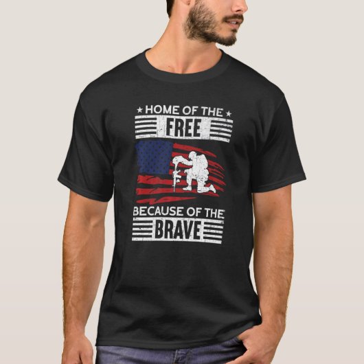 Home Of The Free Because Of The Brave Proud Americ Tシャツ (正面)