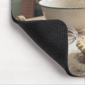 Homemade Cherry Pie In a Retro Kitchen マウスパッド (コーナー)