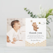 Honey Bear First Bee-Dayフォトサンキューカード 招待状 (スタンド正面)