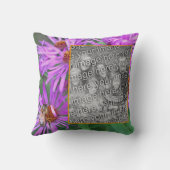 Honey Bee On Pink Aster Flower写真を追加 クッション (裏面)